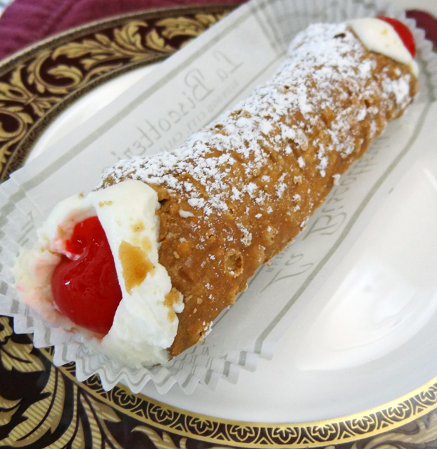 classic-cannoli-sideview